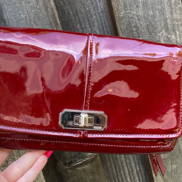 Coach patent leather clutch - Picture 7 of 7